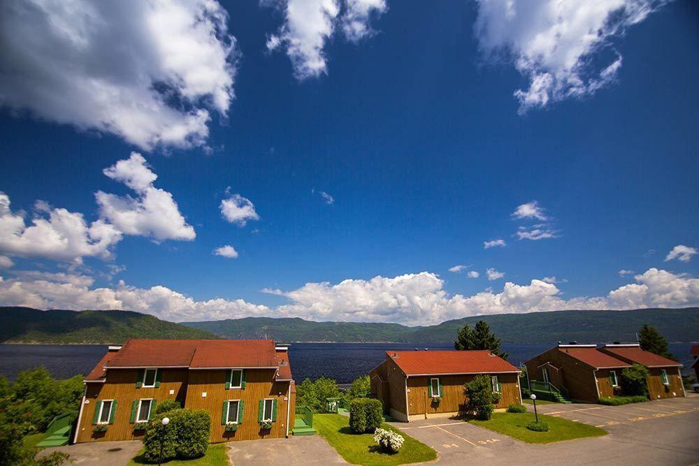 Chalets Condos Sur Le Fjord LʼAnse-Saint-Jean Eksteriør billede
