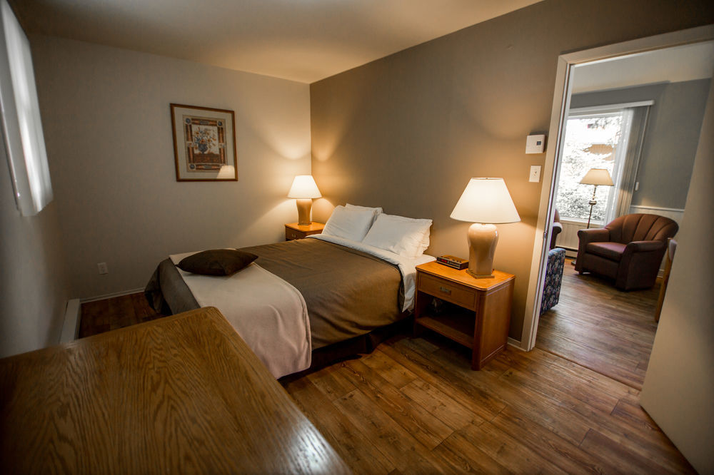 Chalets Condos Sur Le Fjord LʼAnse-Saint-Jean Eksteriør billede