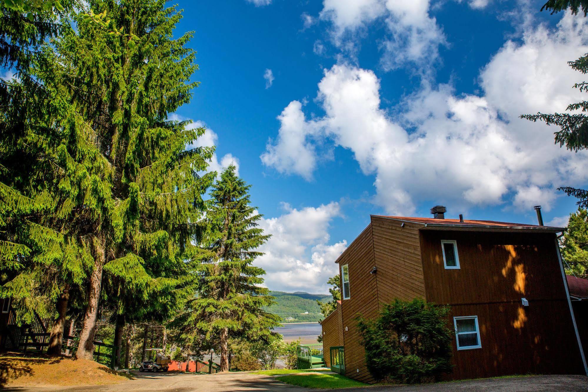 Chalets Condos Sur Le Fjord LʼAnse-Saint-Jean Eksteriør billede